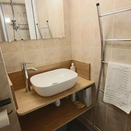 Apartment 15m2 Avec Terrasse Et Place De Parking Aix-les-Bains