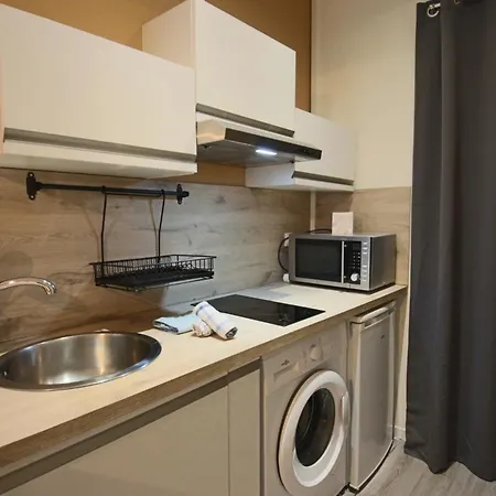 15m2 Avec Terrasse Et Place De Parking *