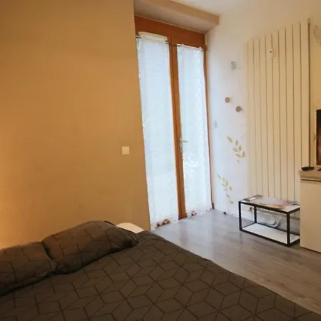 15m2 Avec Terrasse Et Place De Parking * エクスレバン