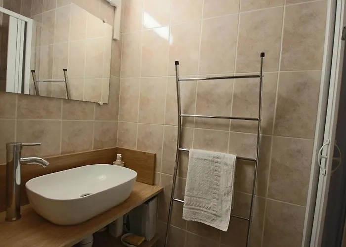 15m2 Avec Terrasse Et Place De Parking *